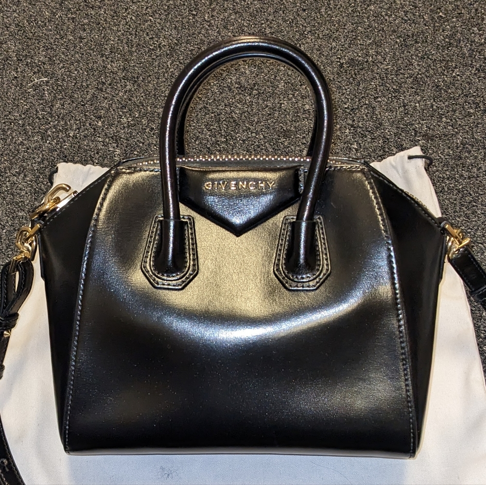 Givenchy Antigona Mini satchel box smooth glossy leather black gold